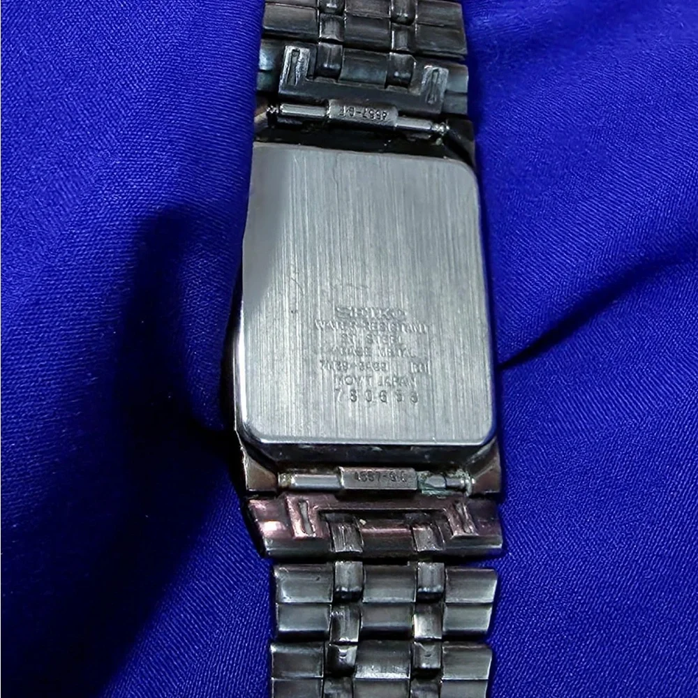 Seiko Slim Vintage 7N39-5A29 Black Gold Mens Watch